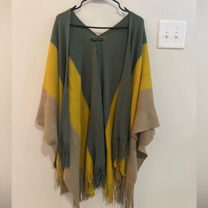 Anthropologie / Do Everything in Love / Knit Shawl